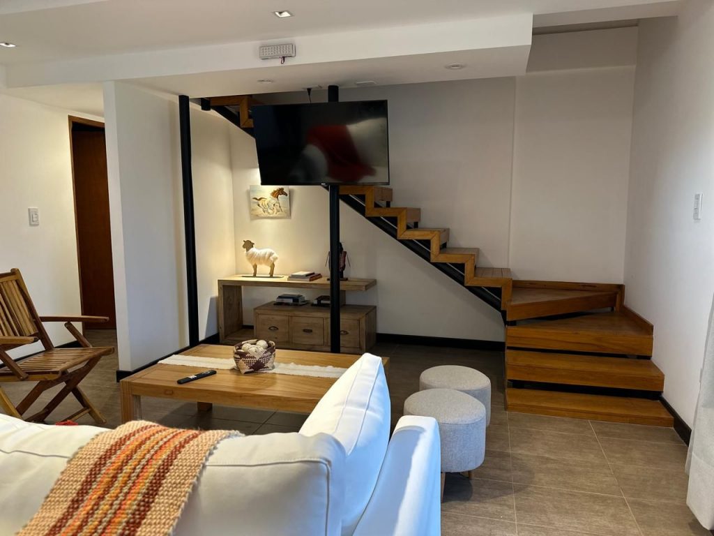 Sala de estar de haven Patagonia luxury Aparts en el calafate